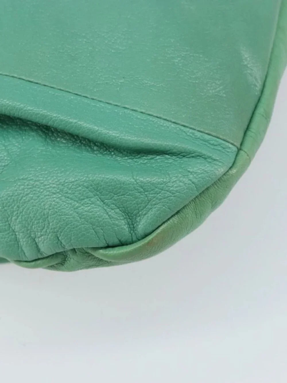 Gucci brand	gucci color	green